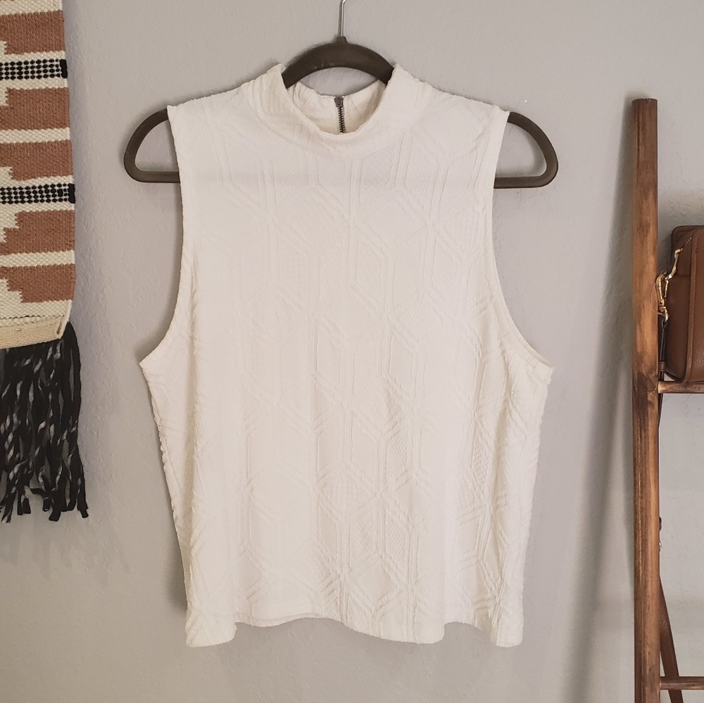 ANTHROPOLOGY II Textured Longer Crop Top